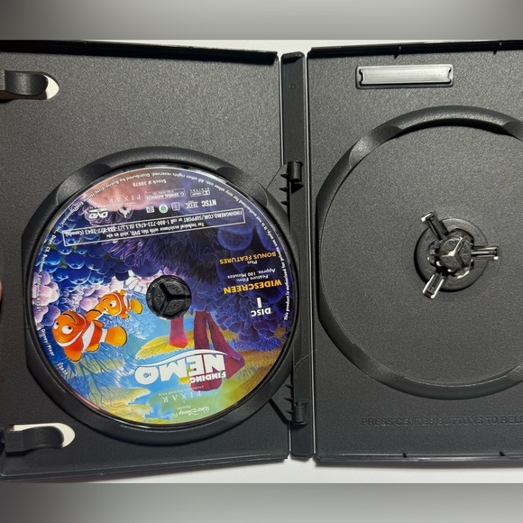 Walt Disney’s Finding Nemo Collector’s Edition DVD. Disc 1 Widescreen ONLY! - Picture 3 of 3